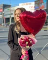 Подарочный набор 19 роз Кения 35 см + шар Сердце