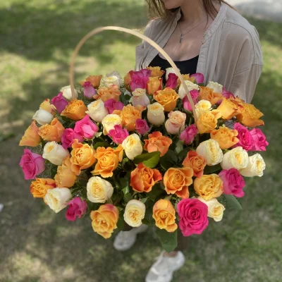 Корзина 71 роза Кения 35 см