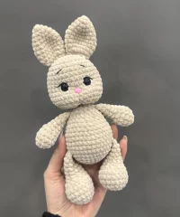 Игрушка Зайчик плюшевый вязаный