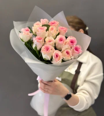 Букет из 15 роз Мандала 60 см