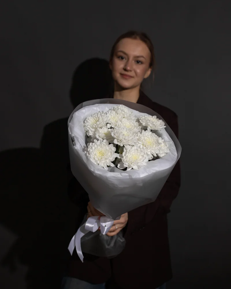 Букет цветов Презент из хризантем (белый)