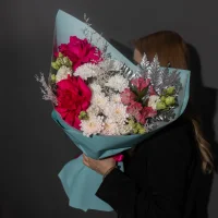 Букет цветов Ягодный конфитюр с розами и эустомой