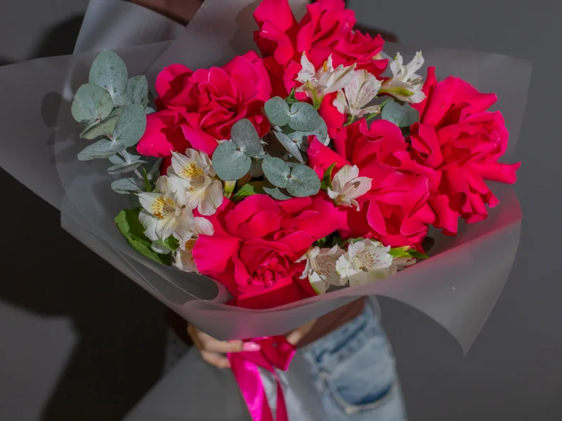 Какие цветы подарить маме: как выбрать по вкусу и поводу