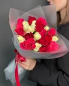 Букет 21 роза Кения 35 см в пленке