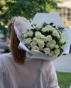 Букет из 7 белых кустовых роз