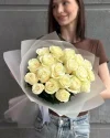 Букет 19 белых роз Эквадор 60см в пленке