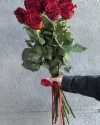 Букет 11 метровых роз красные в ленте