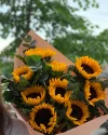 Букет Ослепительный из подсолнухов и эвкалипта