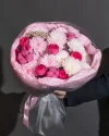 Букет цветов Розовое утро с хризантемой и кустовыми розами