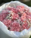 Букет цветов из 15 Диантусов с гипсофилой